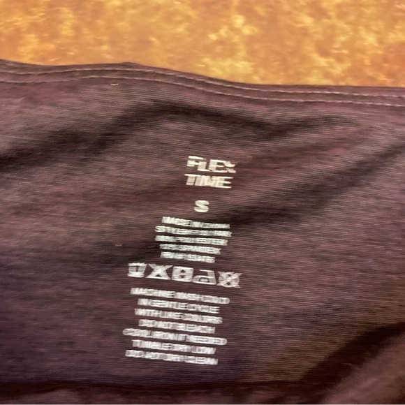 Ladies Purple/Plum Athletic Leggings - Picture 3 of 3